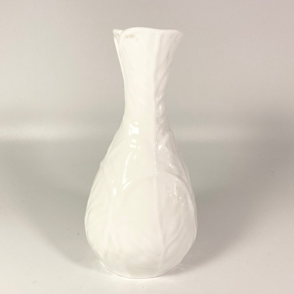 Extremely RARE -Wedgwood Countryware Bud Vase – White Cabbage Leaf –  Bone China
